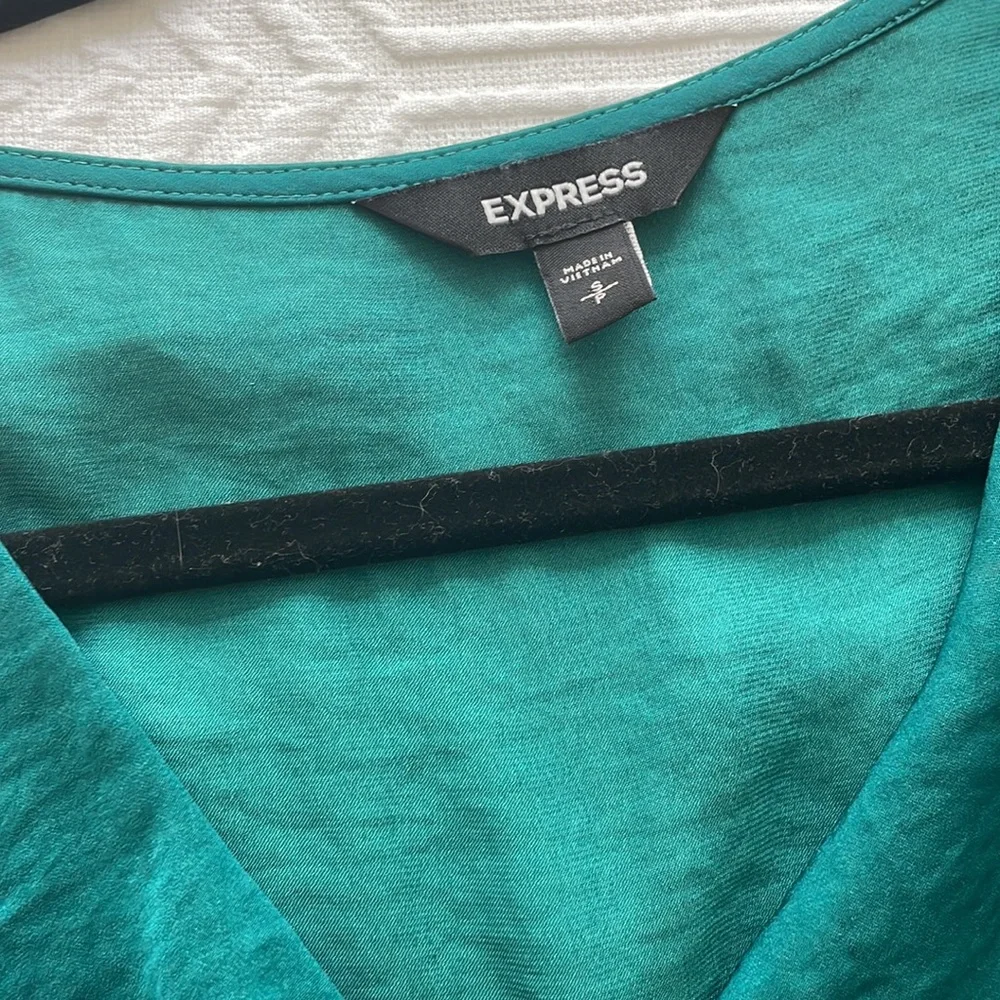 Emerald Green Express Dress - Picture 4 of 5